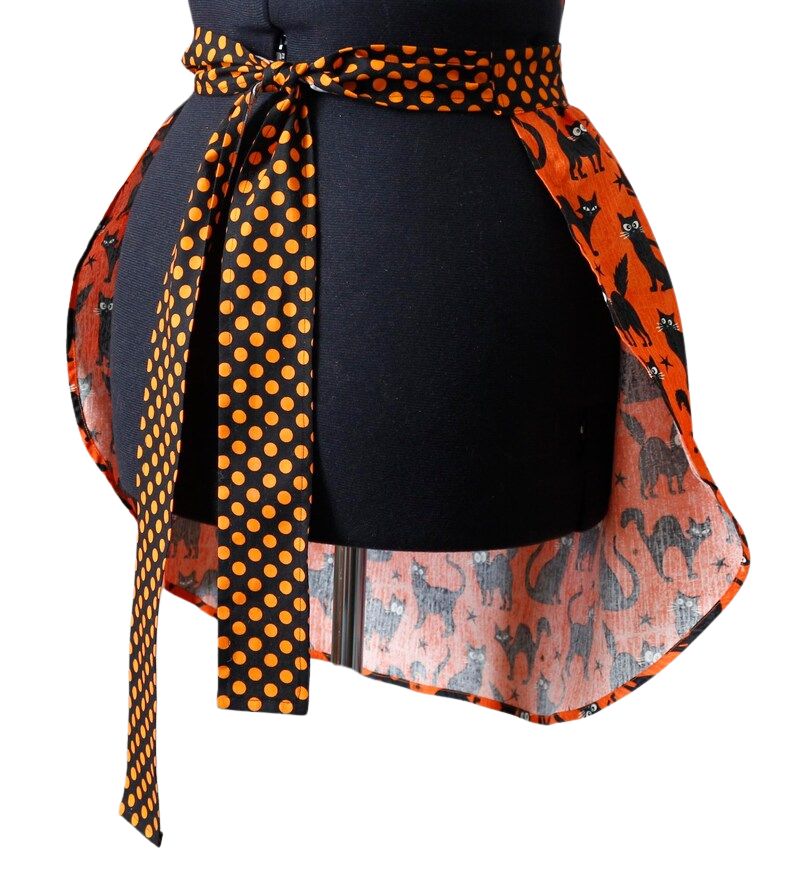 Halloween Apron for Women with Black Cats and Polka Dots