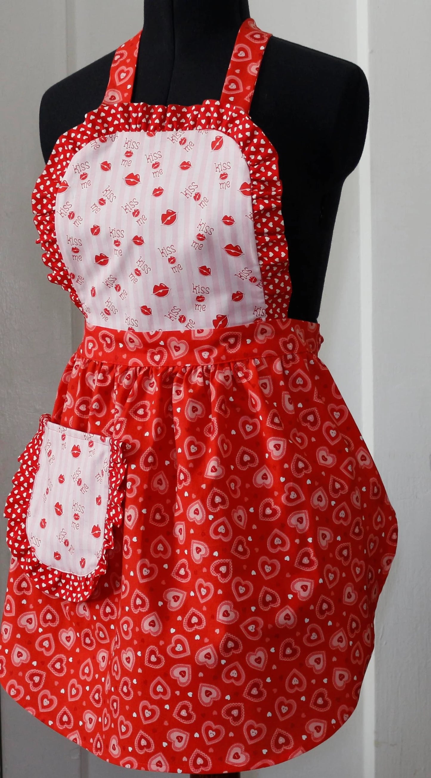 Valentine's Day Apron for Women, Hearts and Kisses Apron for Women, Hearts Apron