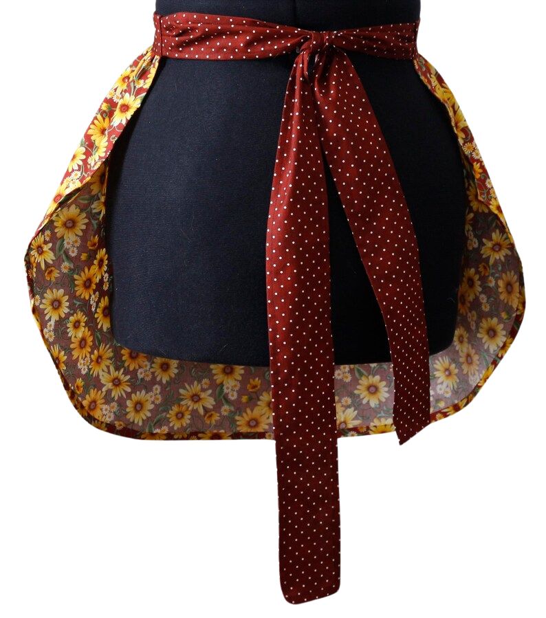 Fall Apron for Women, Autumn Apron for Women, Thanksgiving Apron, Apron with Daisies