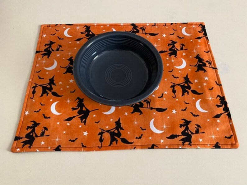 Halloween Placemats, Halloween Witches and Cats Placemats, Halloween Bats and Moons Placemats, Set of 4 Placemats