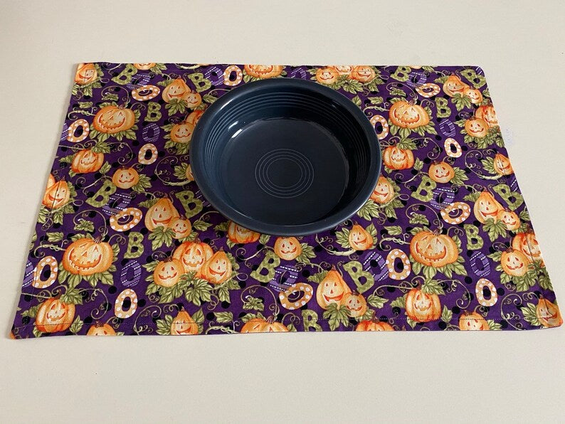 Halloween Placemats, Set of 4 Placemats, Pumpkin and Boo Placemats, Reversible Placemats