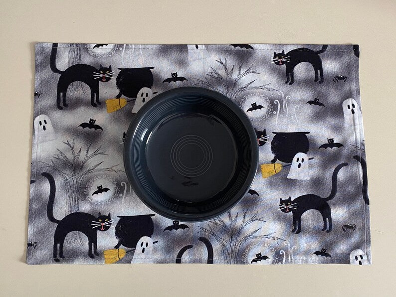 Halloween Placemats, Placemats for Table, Black Cat Ghosts, and Cauldrons Placemats, Reversible Placemats, Set of 4 Placemats