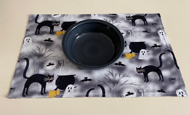 Halloween Placemats, Placemats for Table, Black Cat Ghosts, and Cauldrons Placemats, Reversible Placemats, Set of 4 Placemats