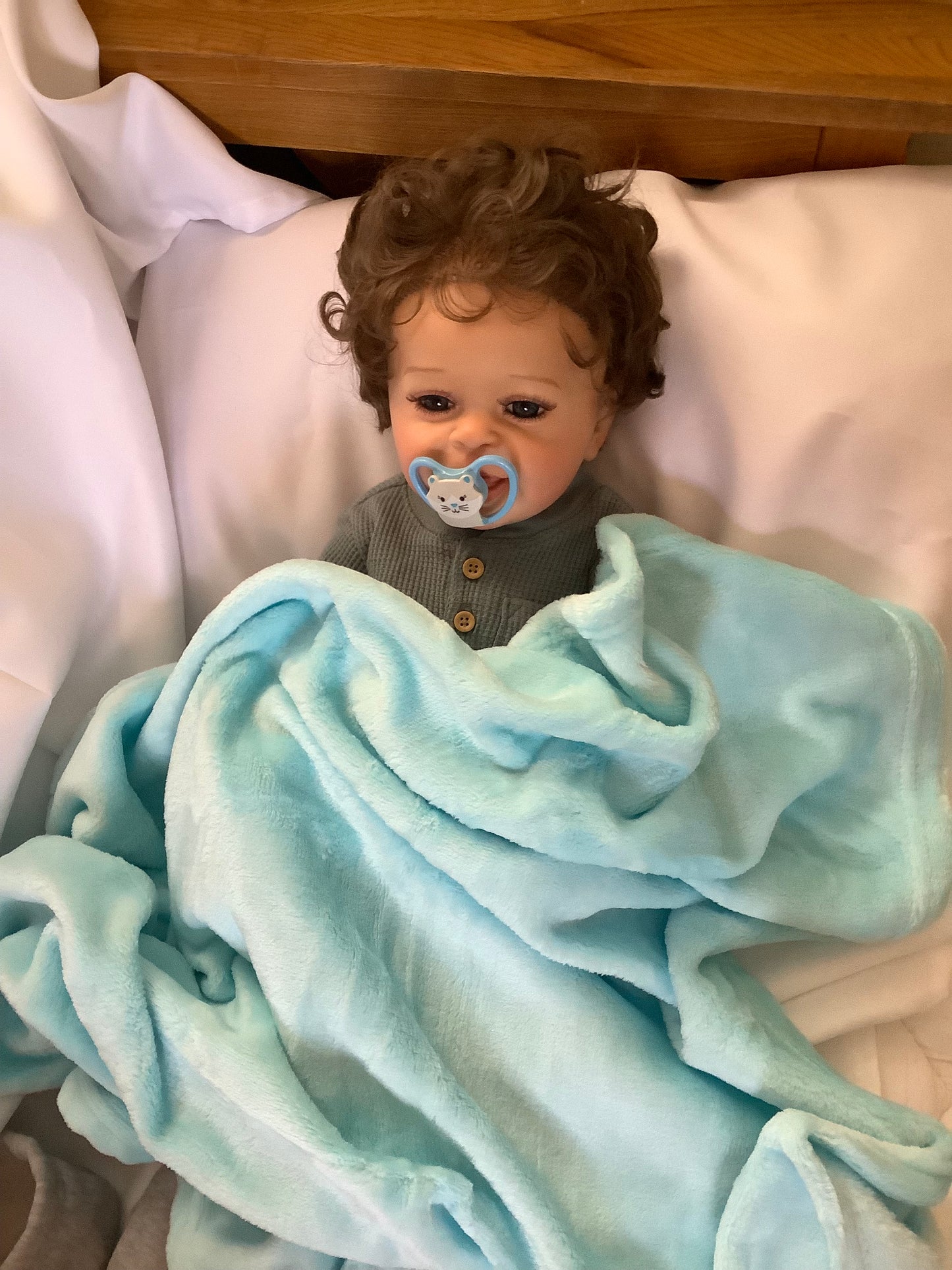 Adorable Reborn Boy Doll, Lifelike and Realistic, Outfits for Every Season and Plush Blanket