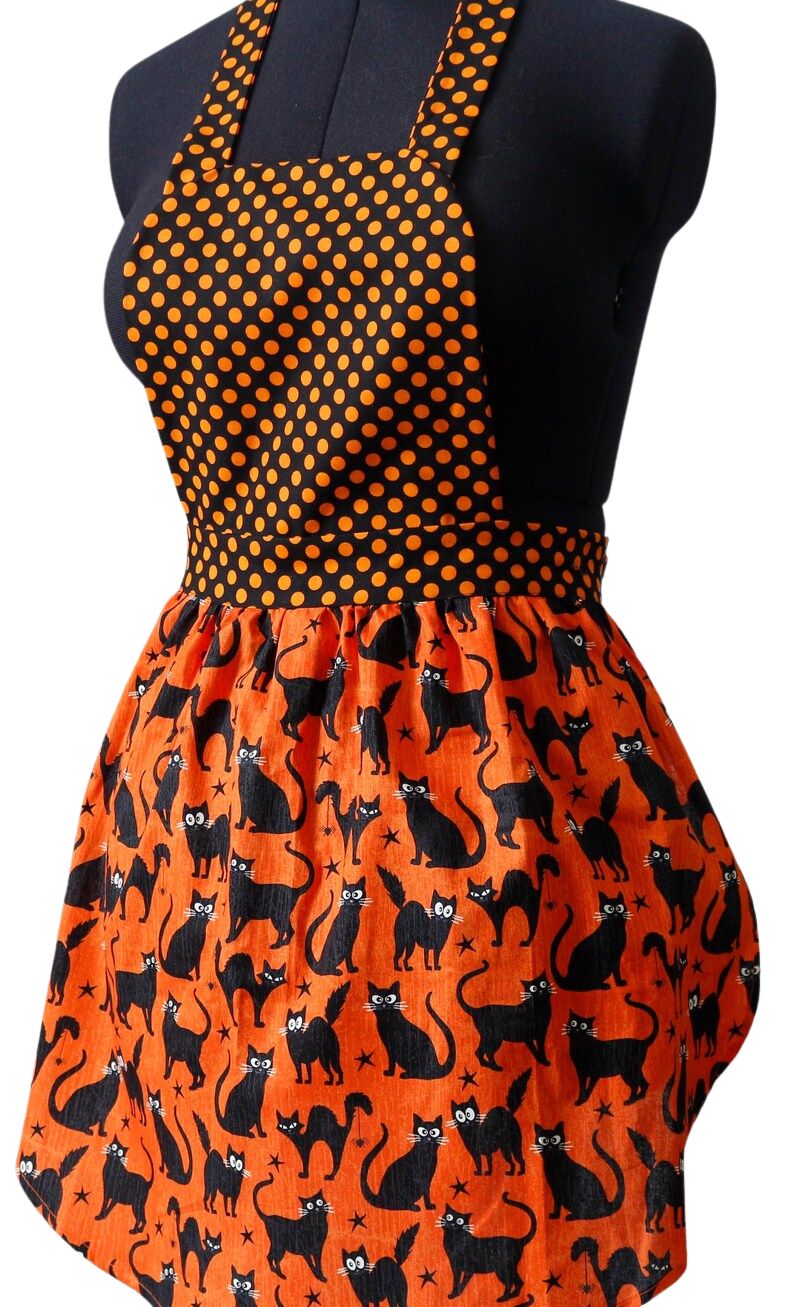Halloween Apron for Women with Black Cats and Polka Dots