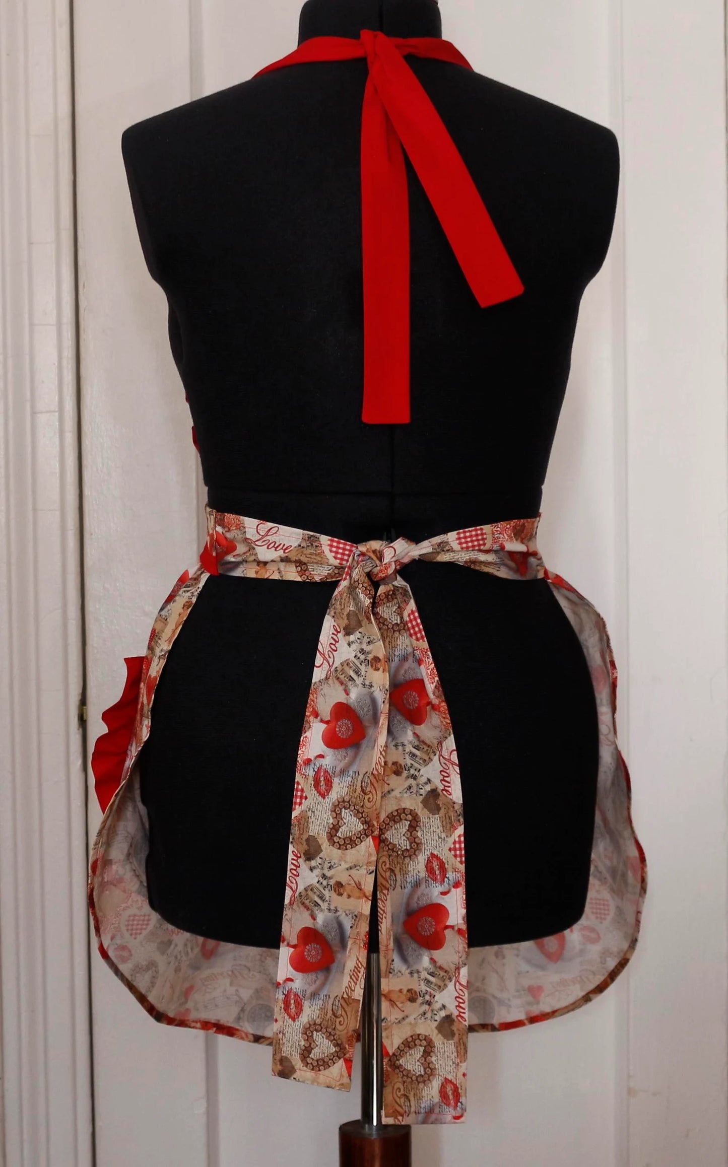 Valentine's Day Apron for Women, Victorian Valentine Apron for Women, Hearts Apron for Women