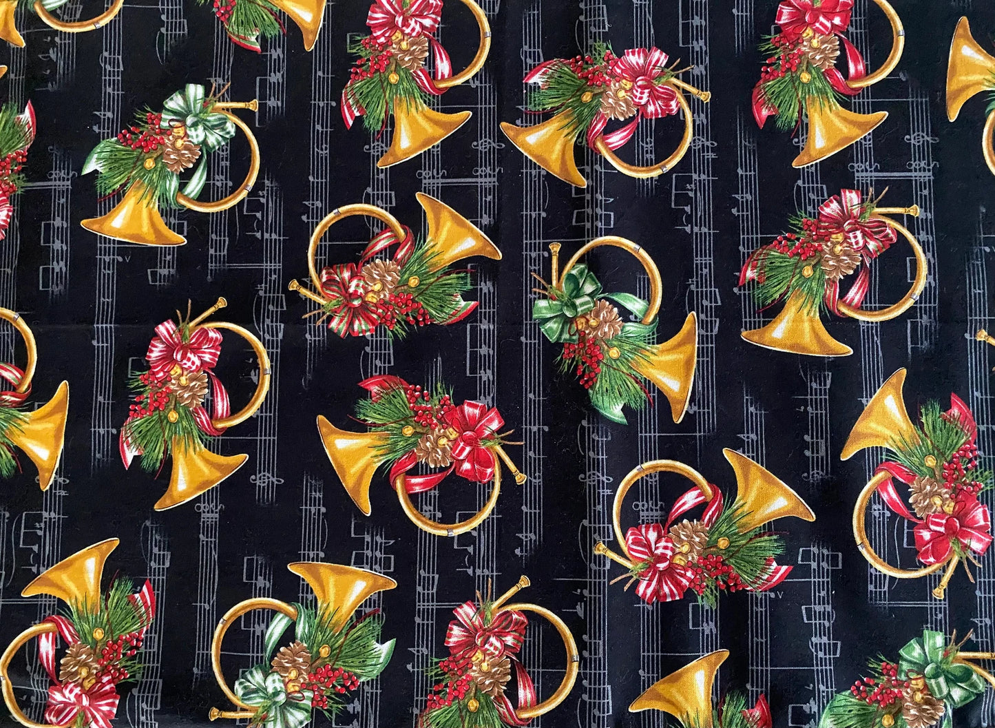 Christmas Table Runner, Christmas French Horn Table Runner, Christmas Music Table Runner