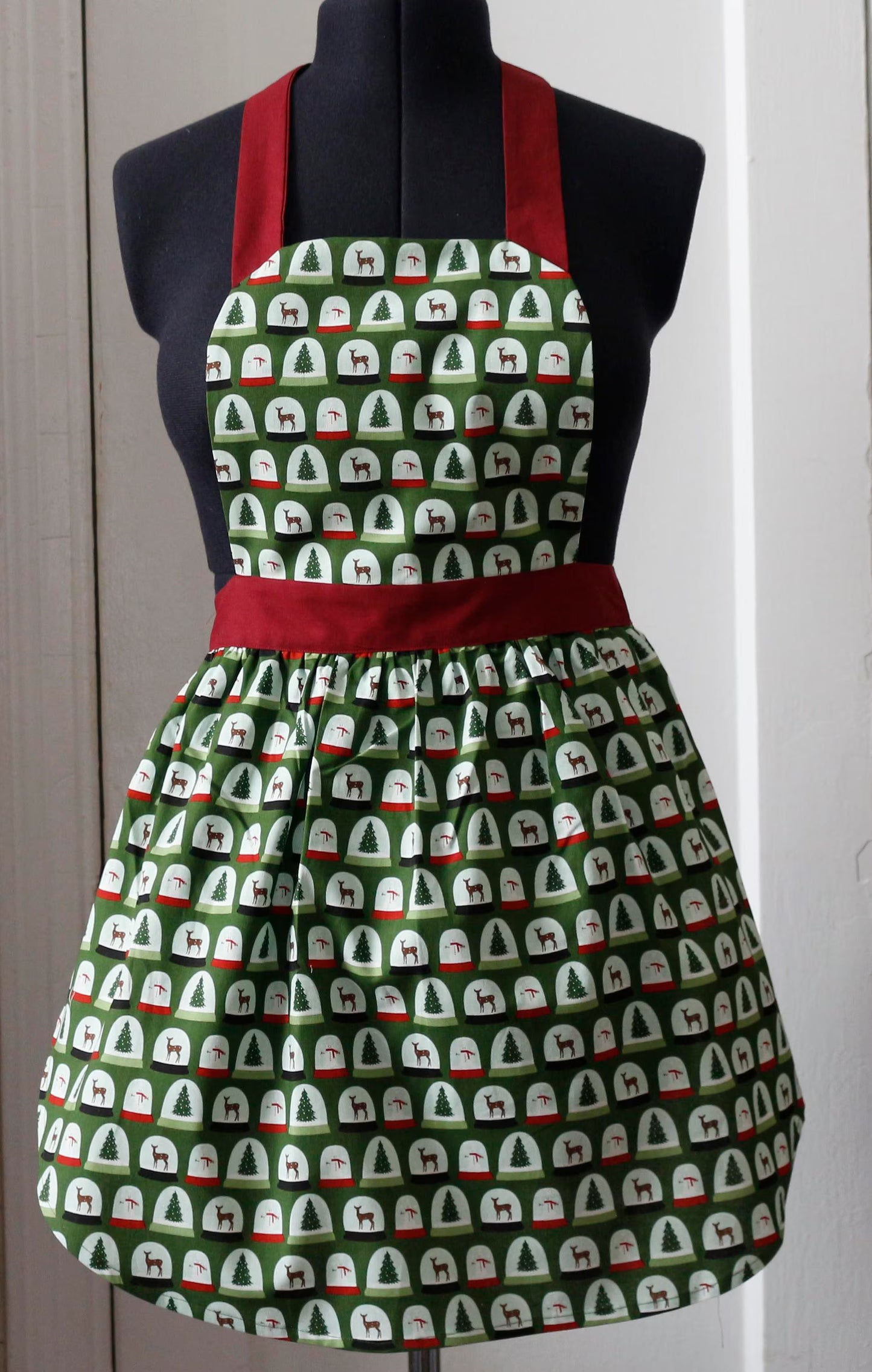 Mother Daughter Aprons, Christmas Baking Gift Set, Snow Globes