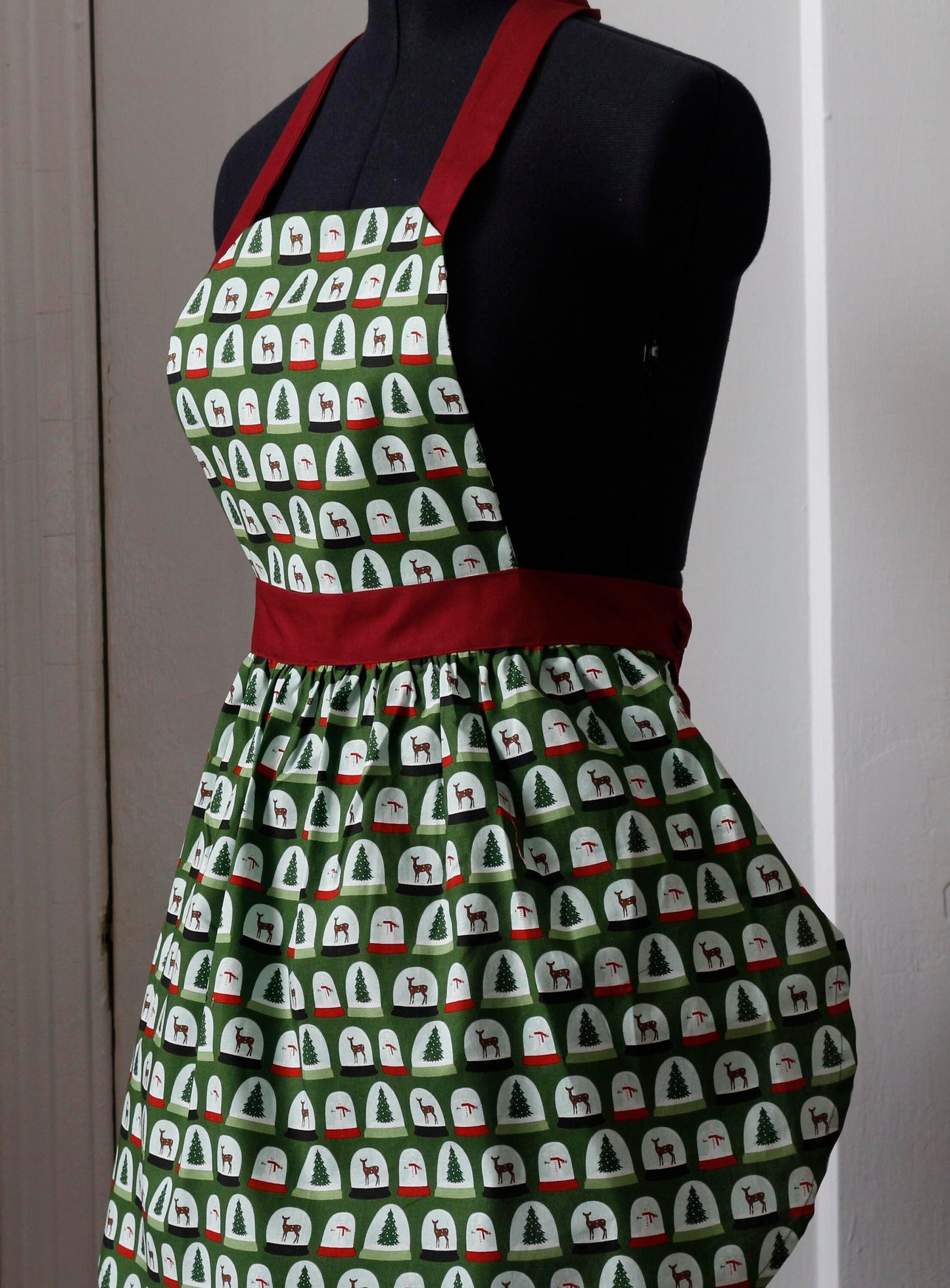 Mother Daughter Aprons, Christmas Baking Gift Set, Snow Globes