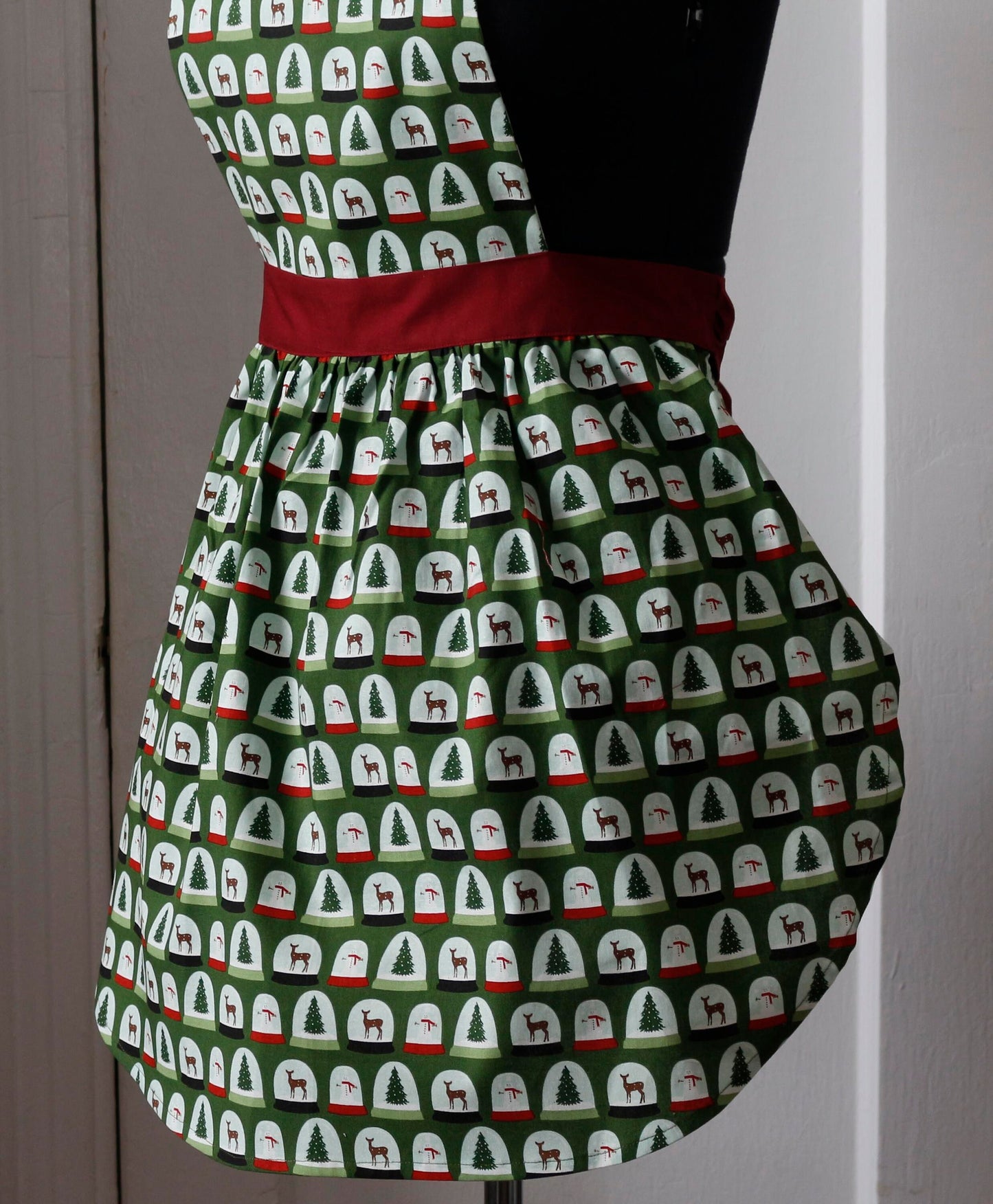 Mother Daughter Aprons, Christmas Baking Gift Set, Snow Globes