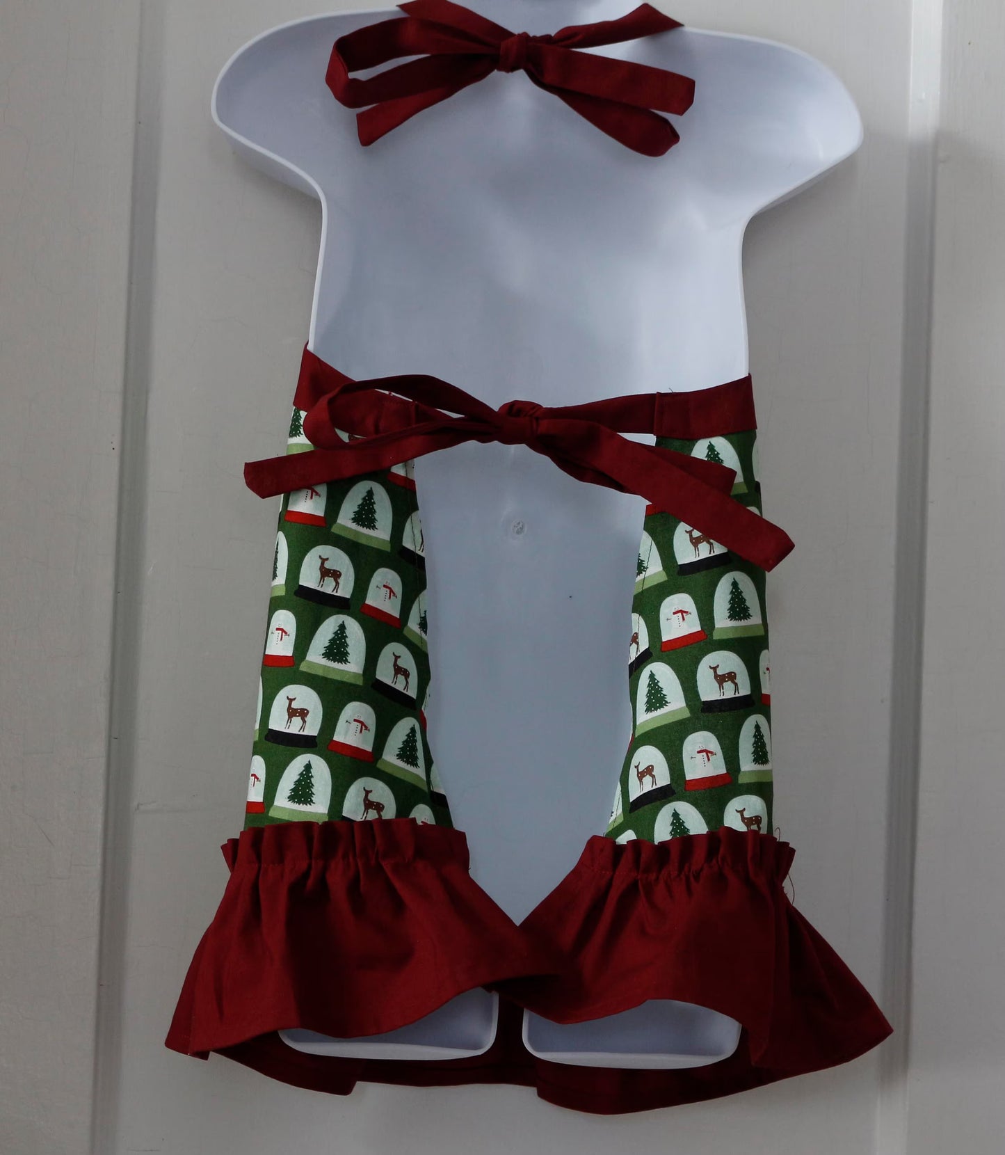 Mother Daughter Aprons, Christmas Baking Gift Set, Snow Globes